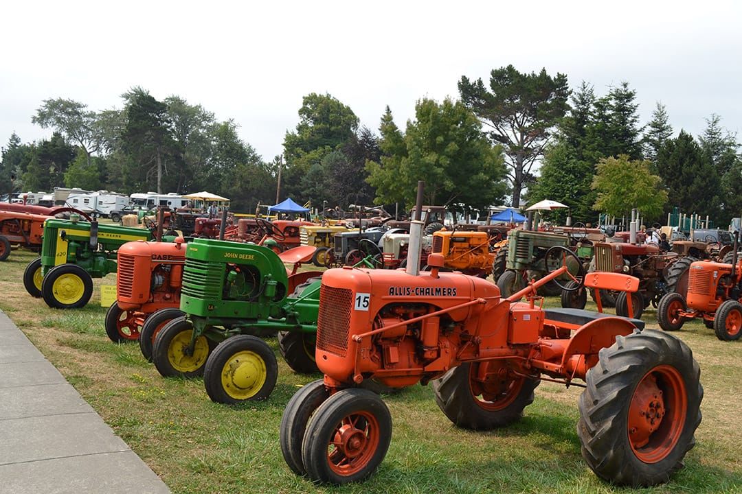 antiquetractors.jpg