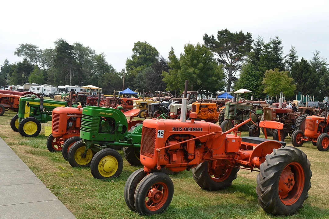 antiquetractors.jpg
